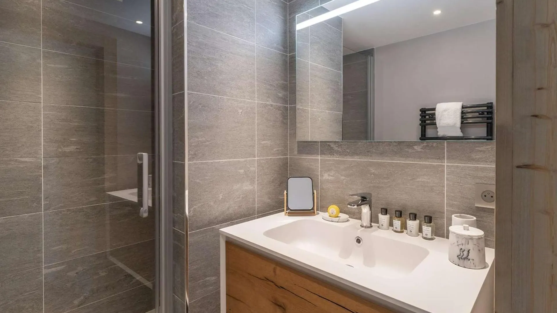 Appartement 8 Pers, Centre Courchevel, Acces Pistes, Spa, Ideal Familles - Fr-1-631-203 法国